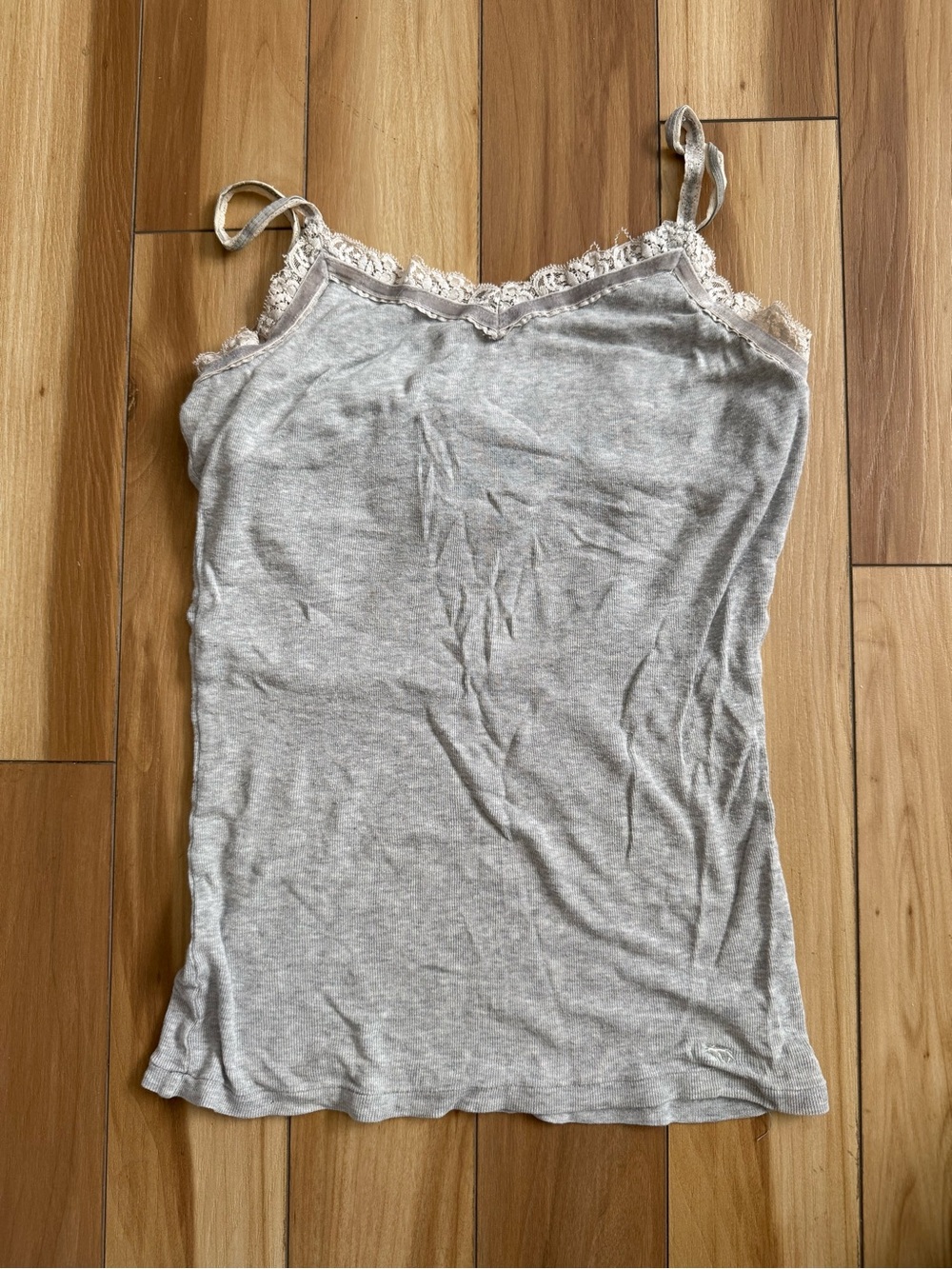 Vintage Abercrombie & Fitch - Women’s lace trim camisole with shelf bra - L